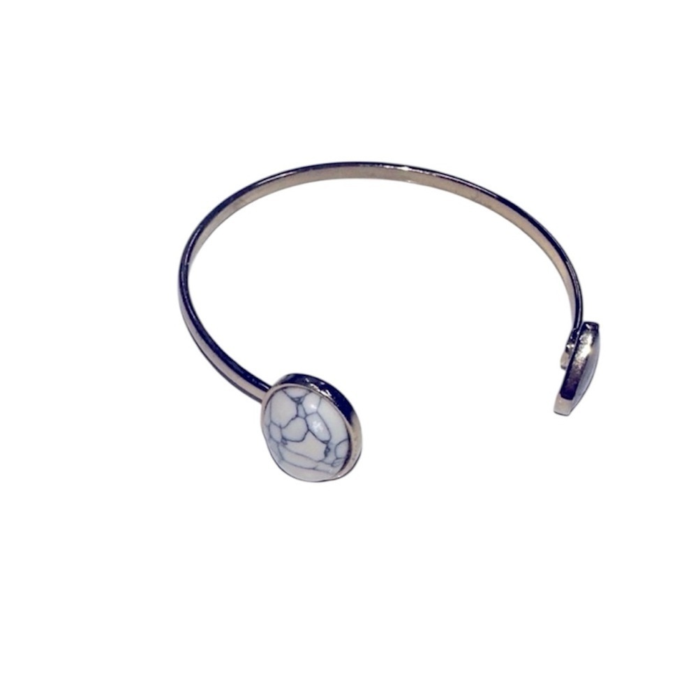 Pretty bracelet cuff